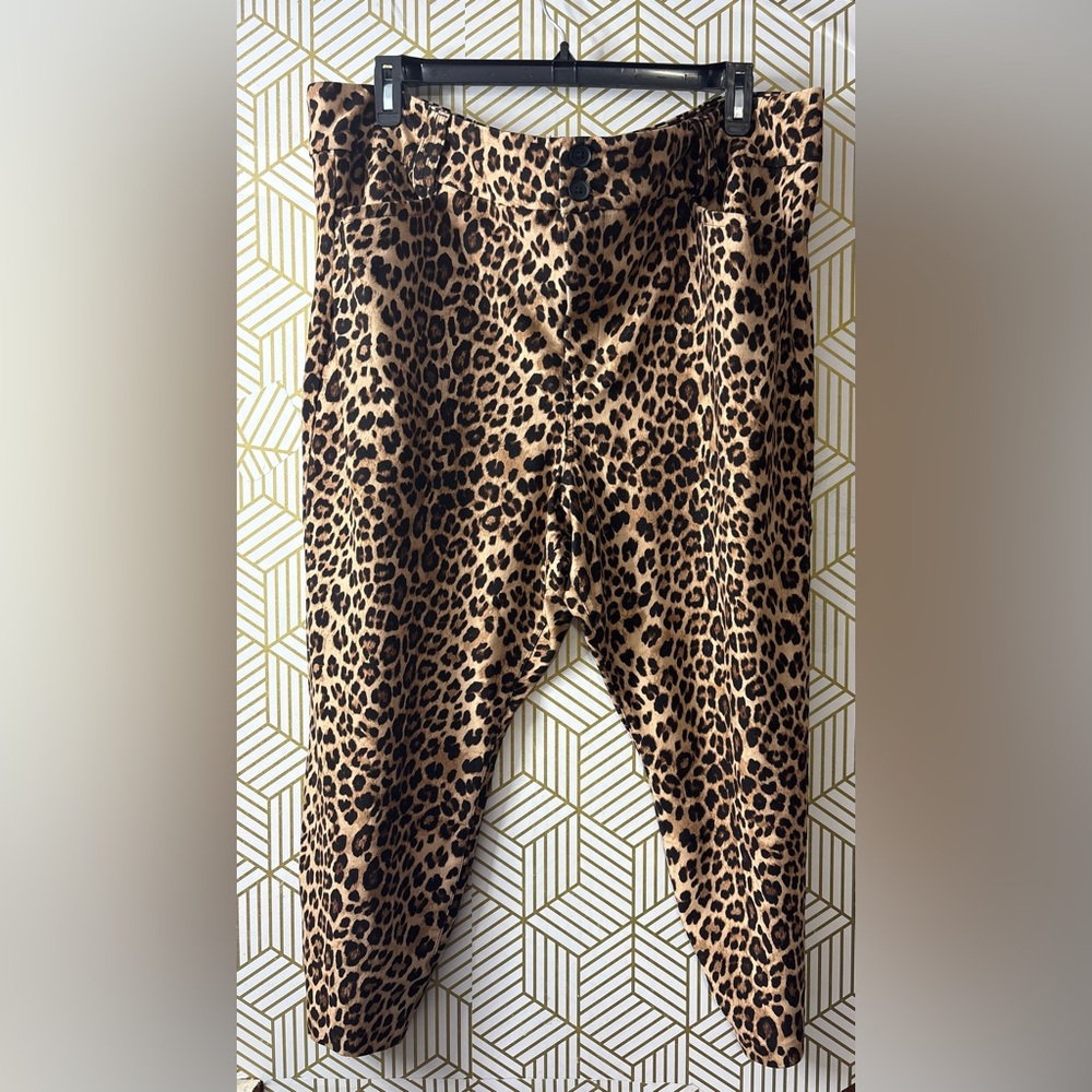 TORRID Leopard Pants size 28